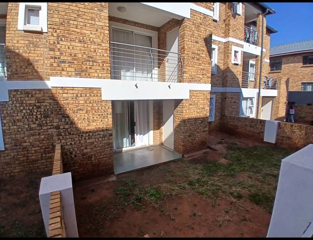 2 BEDROOM TOWNHOUSE FOR SALE IN ALBEMARLE